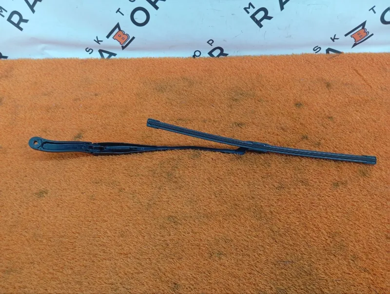 Поводок стеклоочистителя лобового стекла