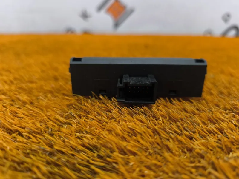 Кнопка обогрева сидений