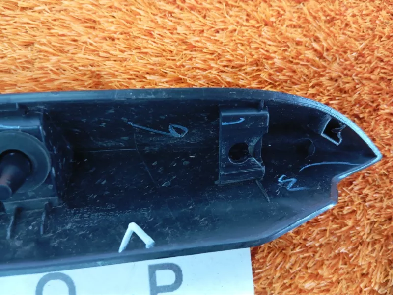 Молдинг на крыло