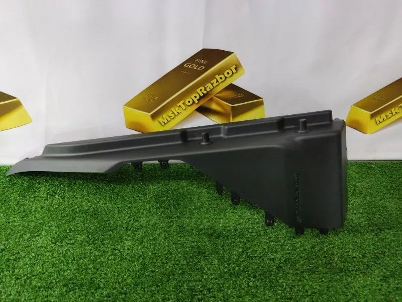 Накладка крышки багажника