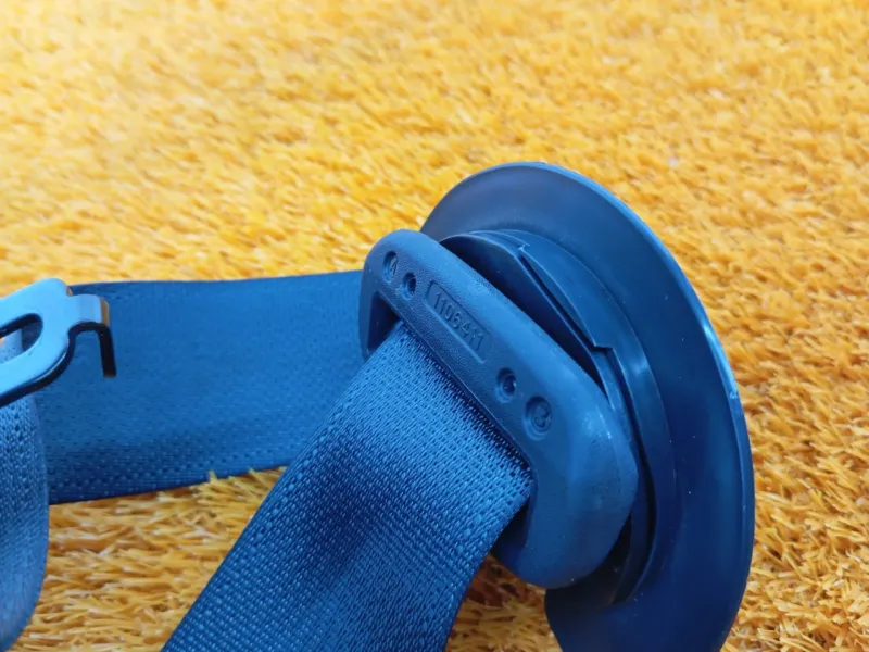 Ремень безопасности