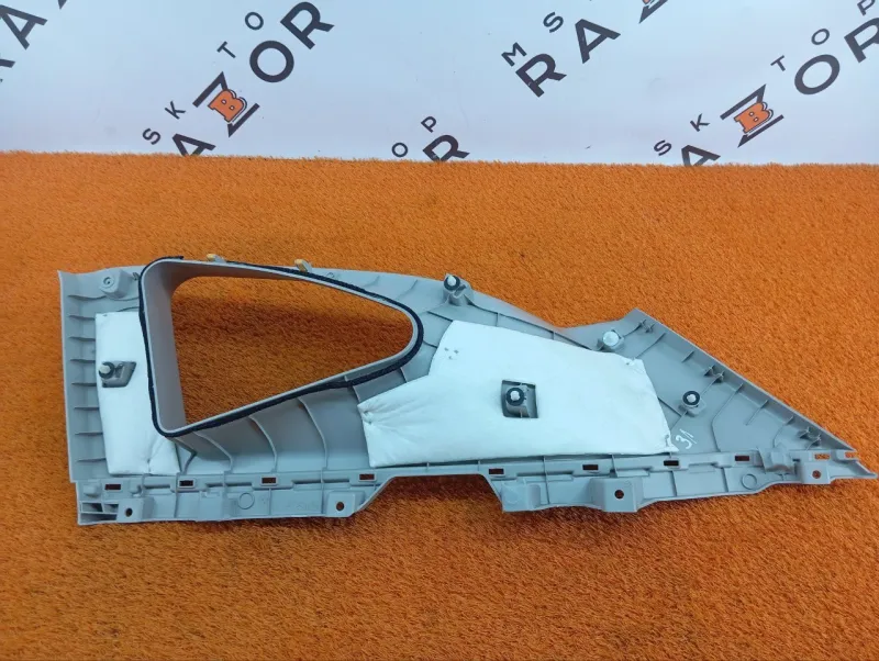 Накладка на стойку кузова