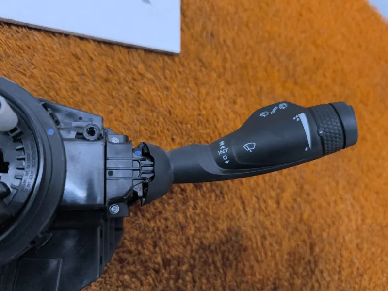 Подрулевой переключатель