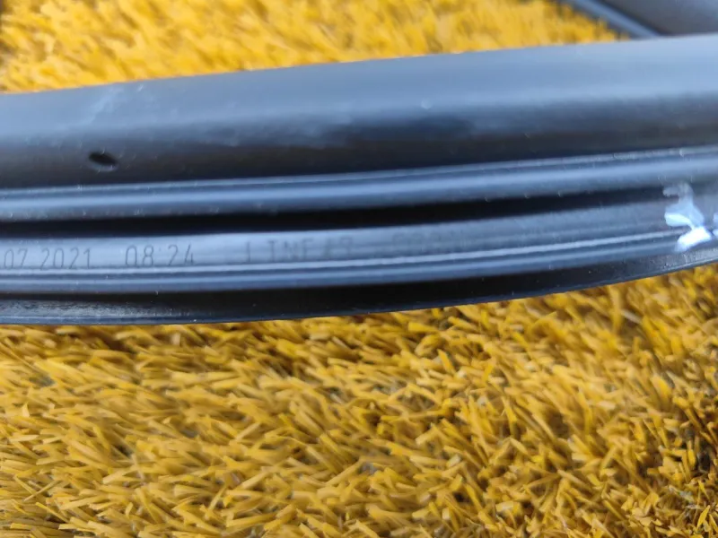 Уплотнитель проема двери