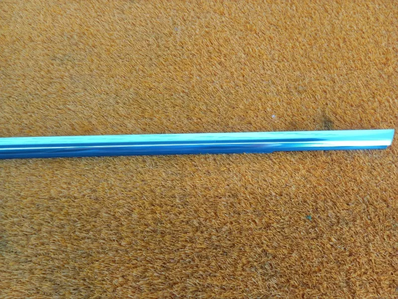 Молдинг стекла