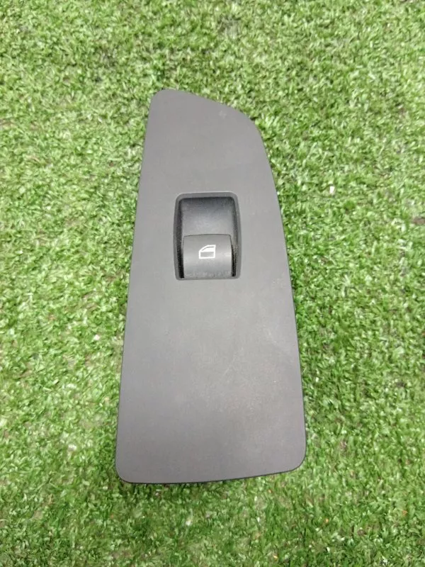 Кнопка стеклоподъемника