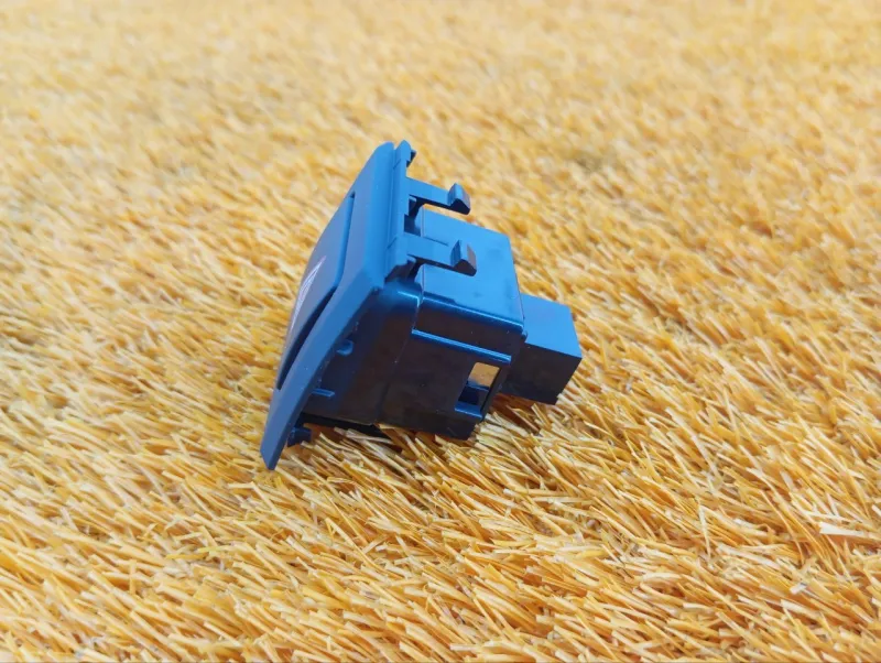 Кнопка аварийной сигнализации