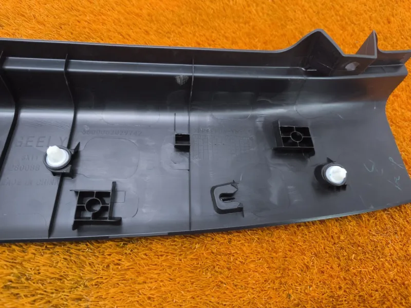 Накладка замка багажника