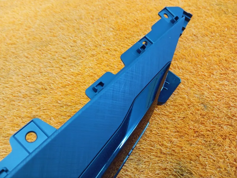 Накладка обшивки двери