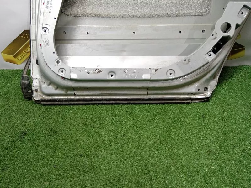 Дверь Audi A8 2004 4E0833052C D3, задняя правая