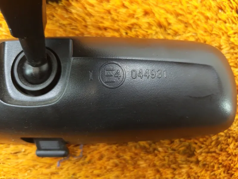 Зеркало заднего вида