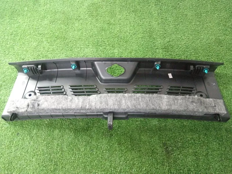 Накладка замка багажника