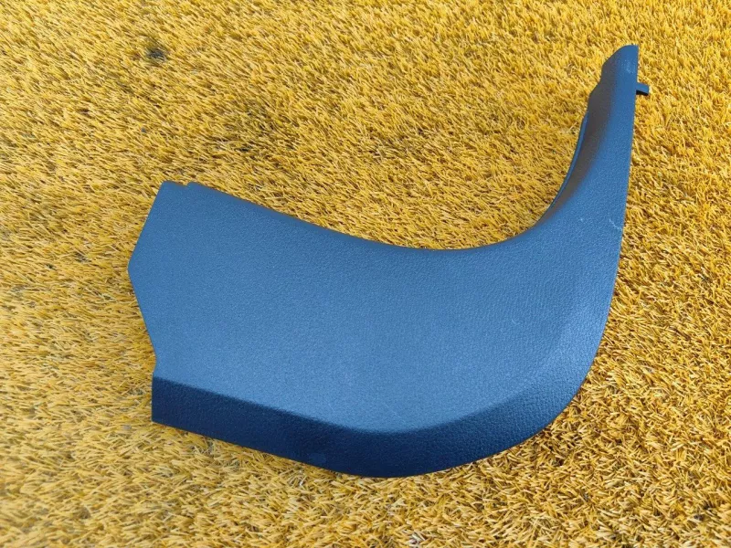 Накладка на порог салона