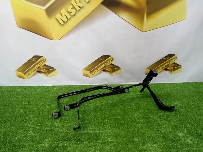 Крепление топливного бака