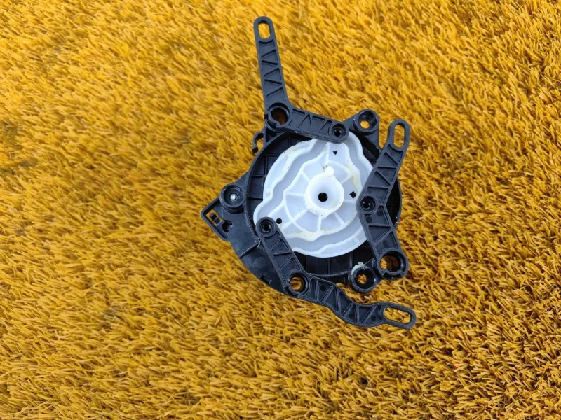 Моторчик заслонки печки