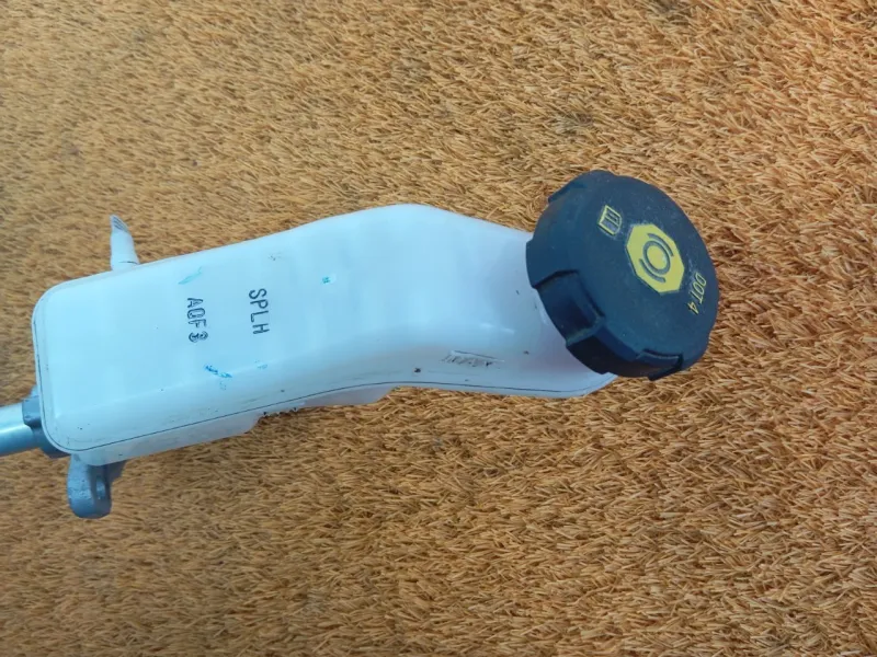 Главный тормозной цилиндр