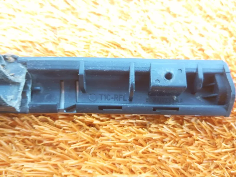 Молдинг стекла