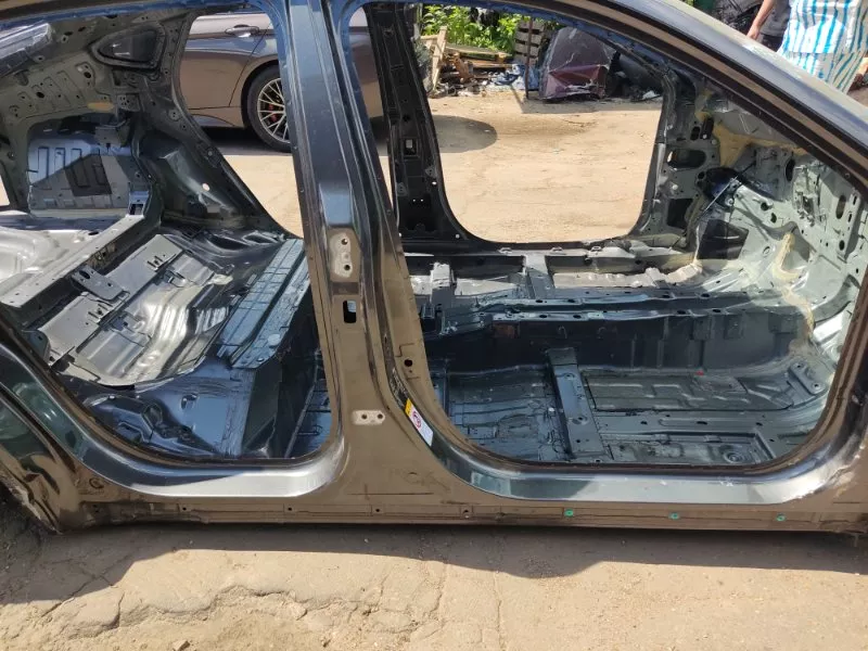 Порог с центральной стойкой