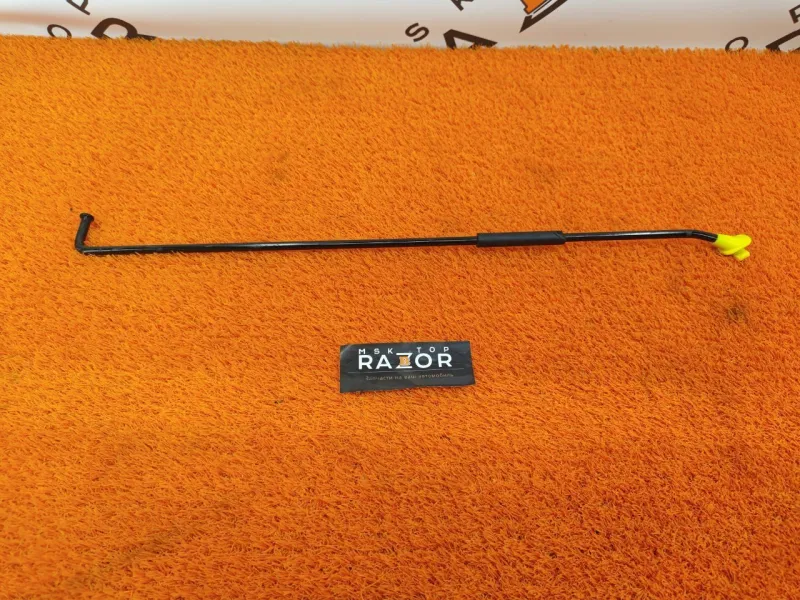 Упор капота