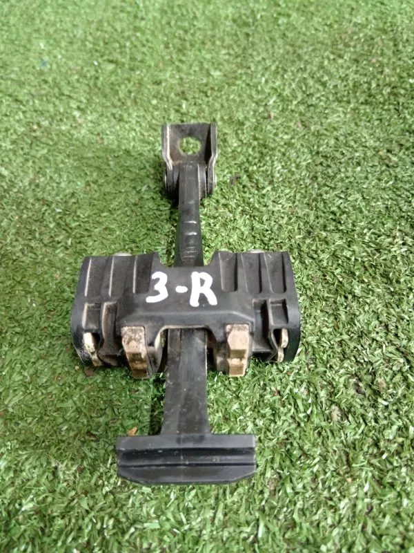 Ограничитель двери