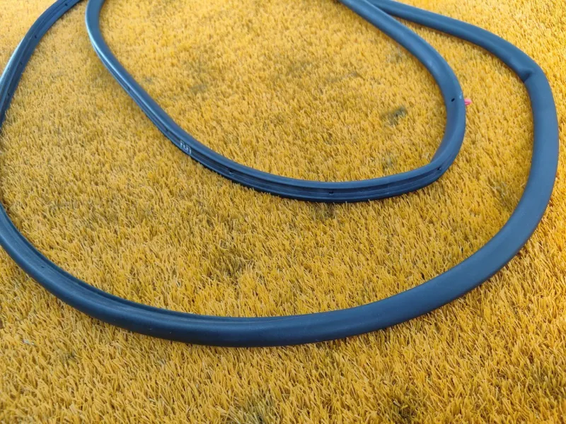 Уплотнитель двери