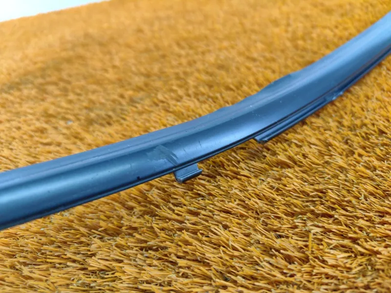 Молдинг стекла