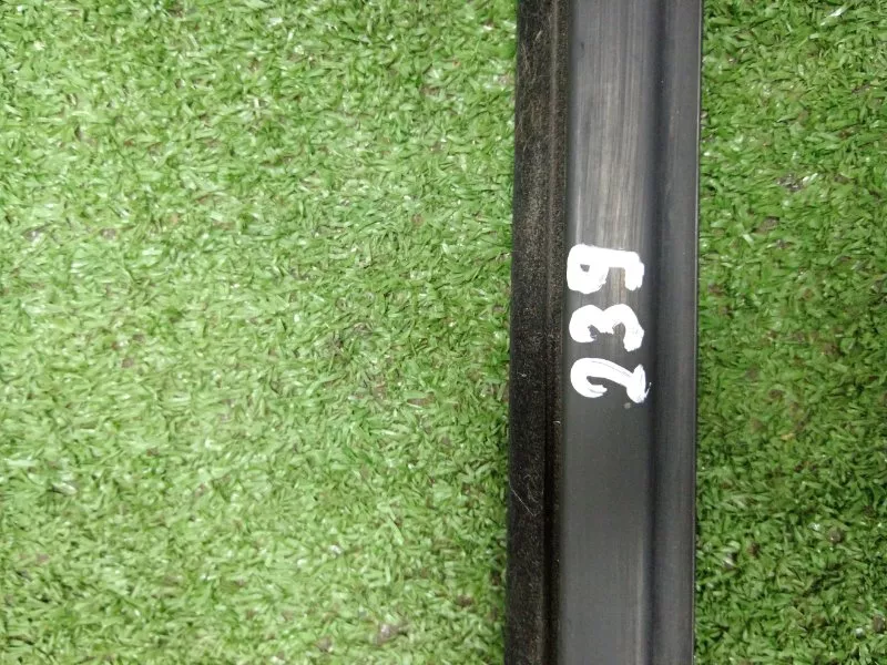 Уплотнитель стекла двери