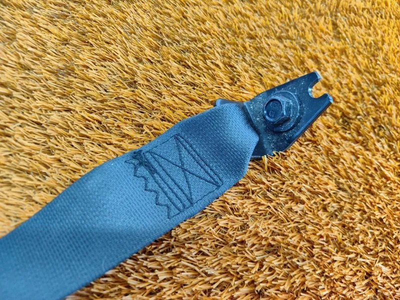 Ремень безопасности