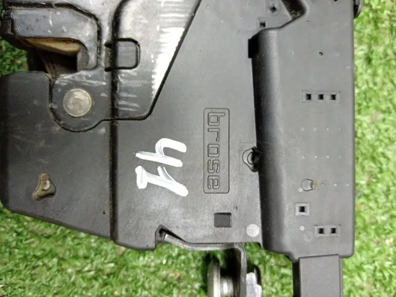 Замок багажника