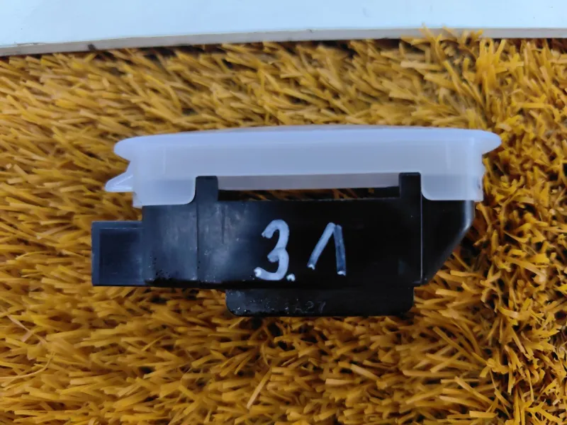 Плафон подсветки багажника