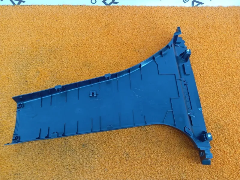 Обшивка центральной стойки