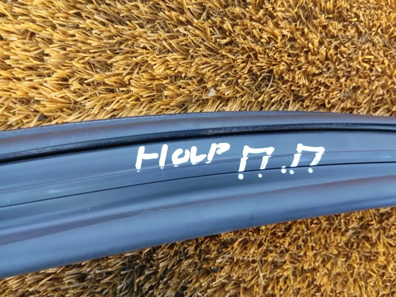 Уплотнитель стекла двери