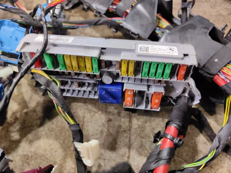 Проводка салона BMW 5-Series 2019 61112449598 G30 B47D20A