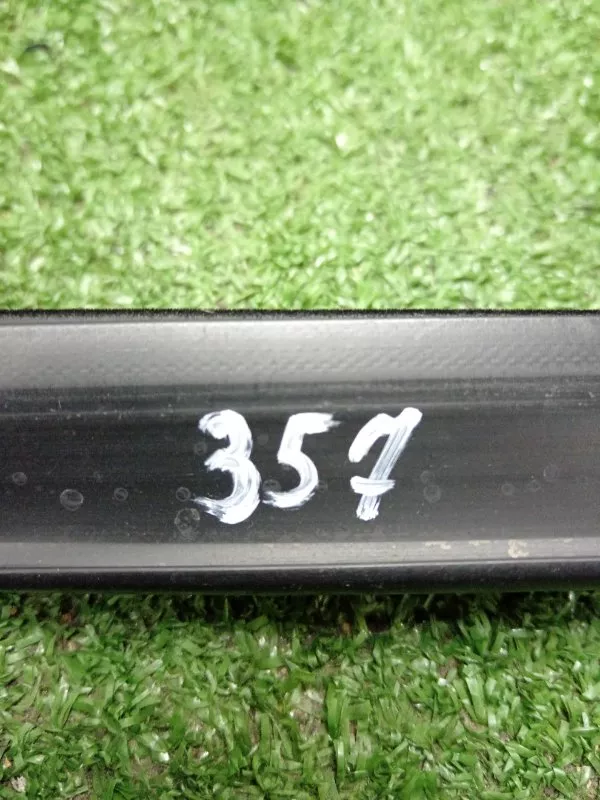 Уплотнитель стекла двери