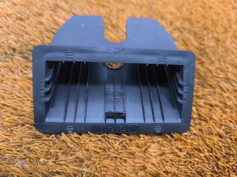 Накладка замка багажника