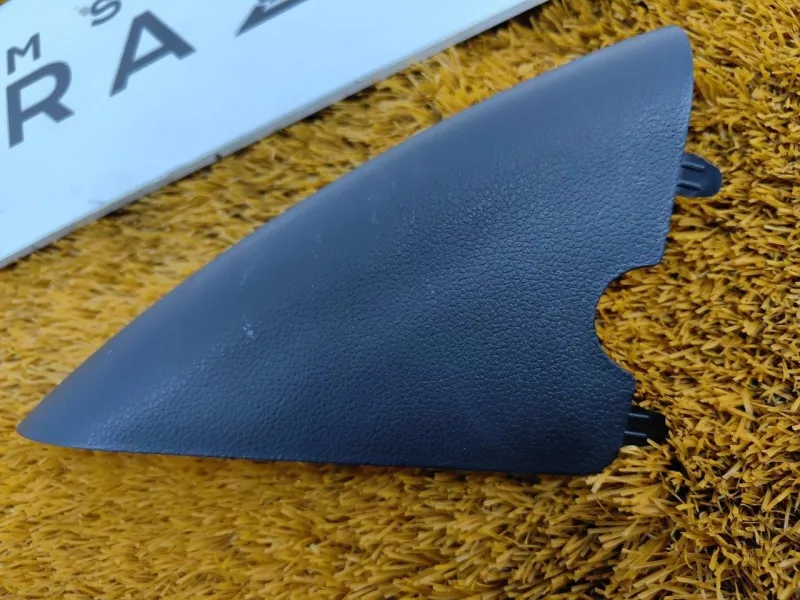 Накладка в салоне