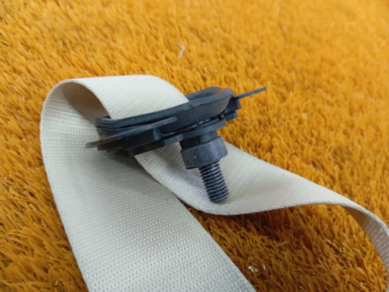 Ремень безопасности