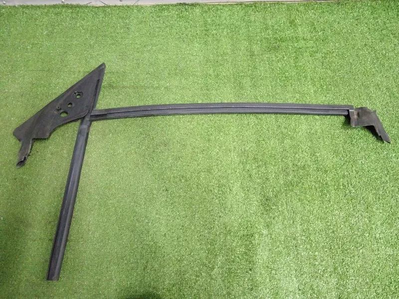 Уплотнитель стекла двери