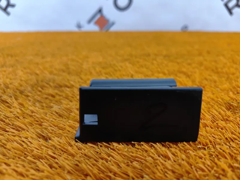 Заглушка полозьев сиденья