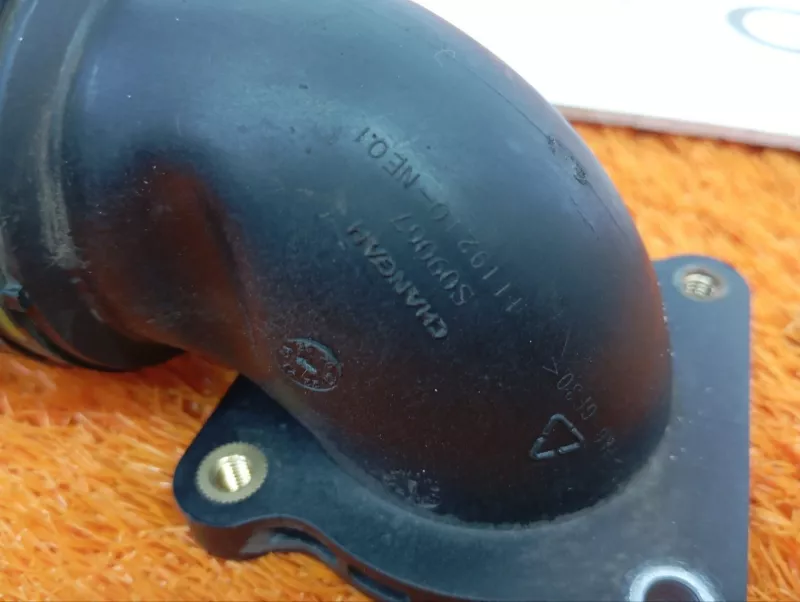 Патрубок интеркулера