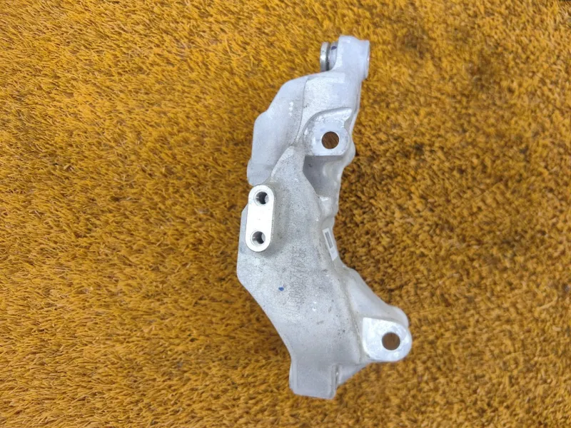 Кронштейн генератора