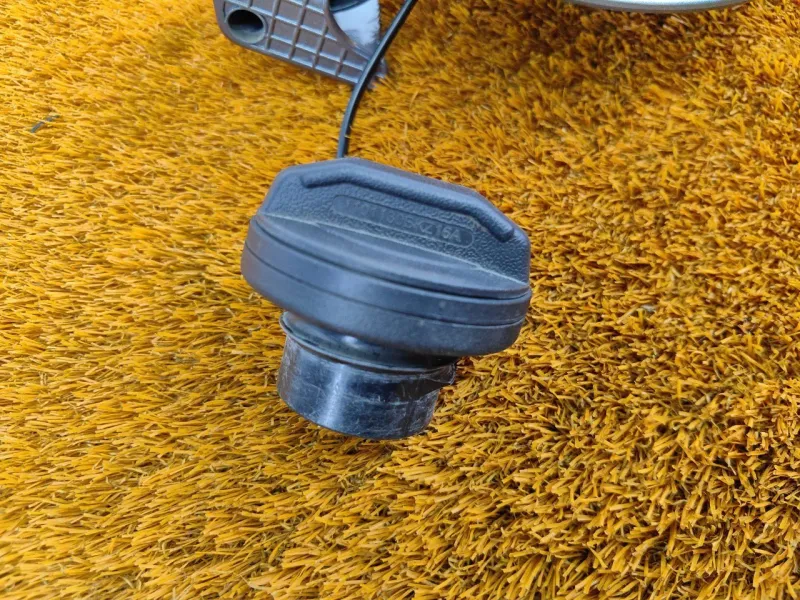 Лючок Бензобака