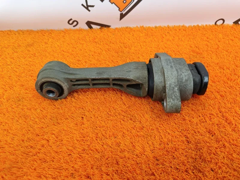 Подушка двигателя