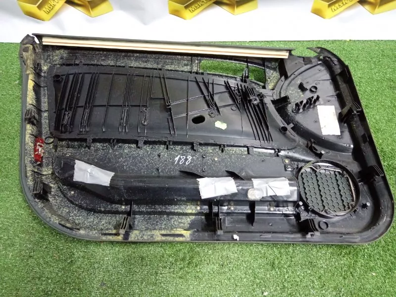 Обшивка двери Audi A6 2003 4B0971035F C5, передняя правая