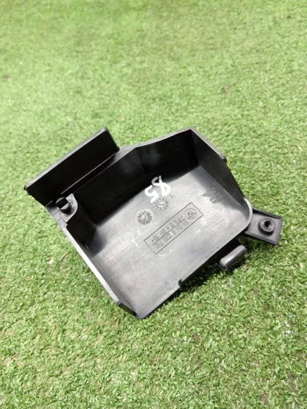 Накладка замка багажника