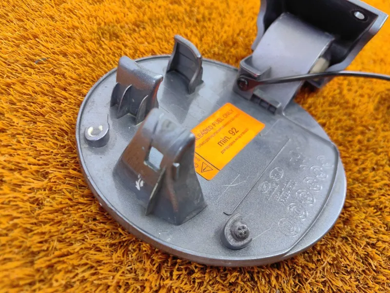 Лючок Бензобака