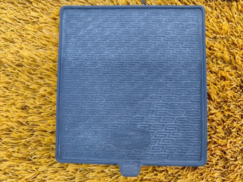 Коврик центральной консоли