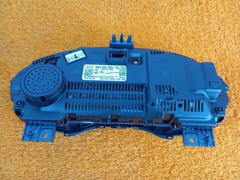 Панель приборов