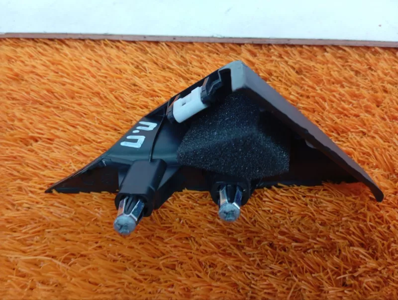 Накладка крепления зеркала