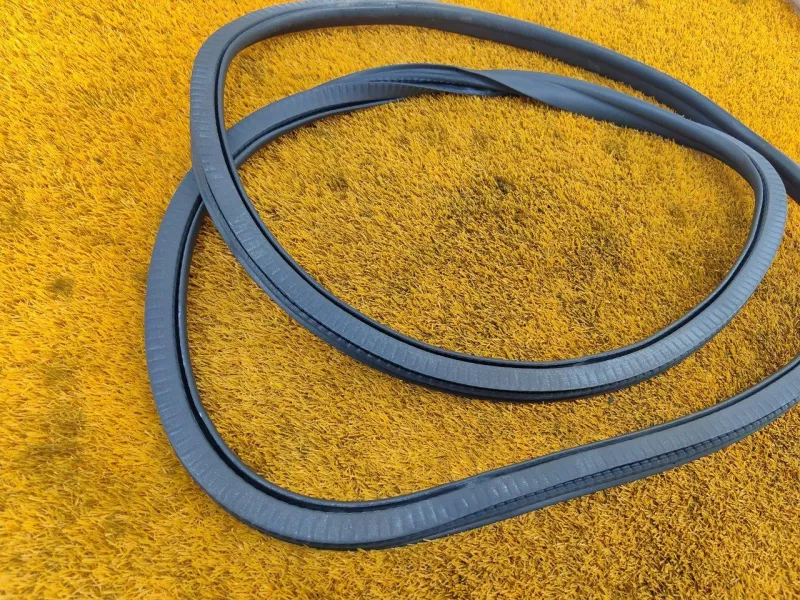 Уплотнитель проема двери